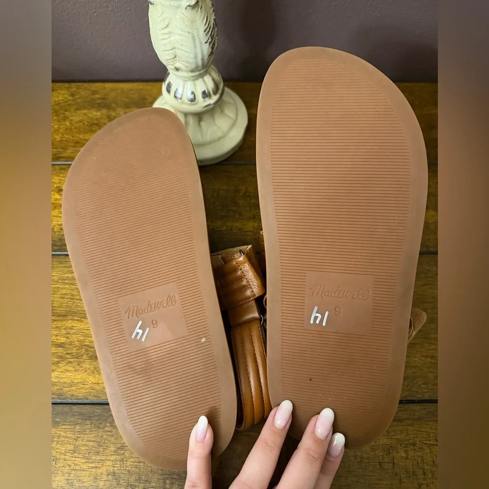 ✨ Madewell The Emmalee Sandal – English Saddle ✨ - Picture 8 of 9